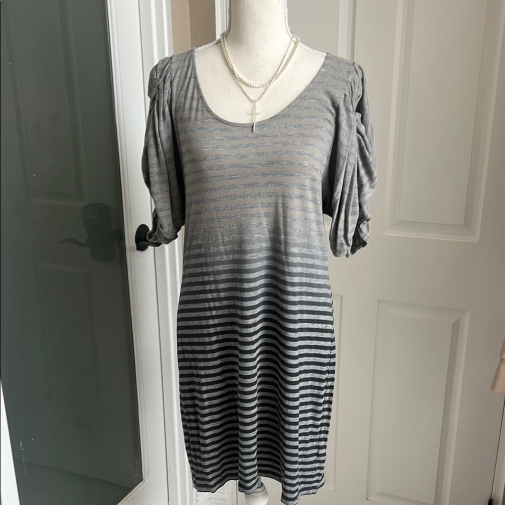 Juicy Couture Gray Striped Dress with Puff Sleeves